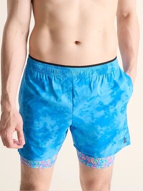 Chubbies Ultimate Training
Lined Shorts 5.5” Inseam The TurboBlooms Men’s Small